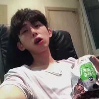男生二次元动态图头像(18)