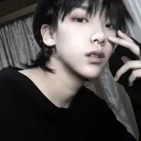 qq头像男生粉头发图片大全