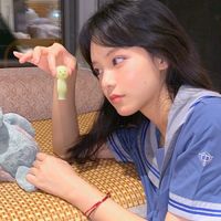 搞怪自拍图片女生头像(14)