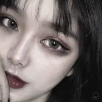 QQ头像女生黑色戴皇冠(15)
