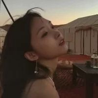 微信头像背影女麻花辫