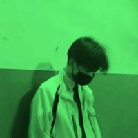 qq头像男生拍衣服(12)