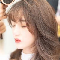 女生头带花环头像背影(18)