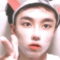 侧脸戴帽子男生头像(17)