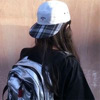 黑猫和人头像女生头像