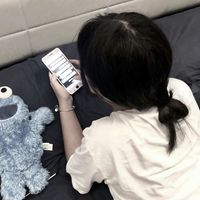 霸气带鸭舌帽女微信头像黑白(8)