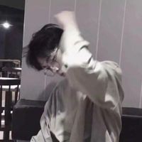 银白短发男生头像(18)