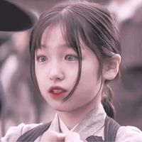 单手比心的女生头像(13)