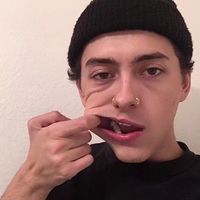 男生点烟头像韩系(16)