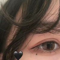 情侣头像女孩撑伞掉水果(11)