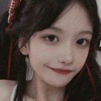 拿水果的唯美女生头像(18)