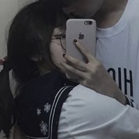 qq情侣头像一左一右牵手(17)