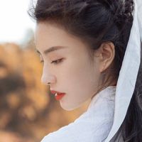 抱着大狗的女生头像(5)