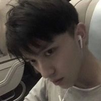 头像男生登高