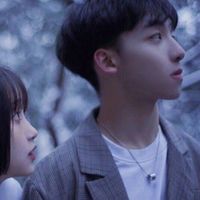 手拿三根烟花情侣头像(13)