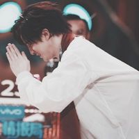 手机帅气自拍头像男生头像(15)