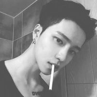 光着上半身的男生头像(13)