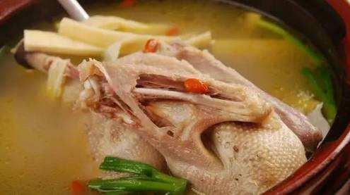 鸭肉怎么吃营养价值高：秋季最适合吃鸭子 鸭肉 鸭血(1)