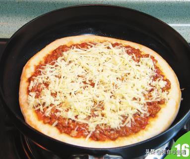 用平底锅做披萨的最好方法（用平底锅做披萨）(17)