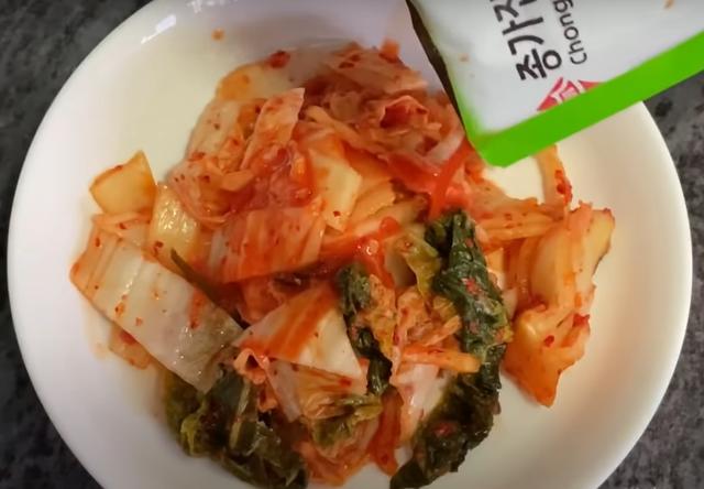韩式泡菜五花肉石锅拌饭（网红懒人版韩式泡菜五花肉石锅拌饭）(5)
