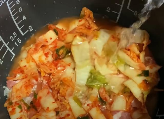 韩式泡菜五花肉石锅拌饭（网红懒人版韩式泡菜五花肉石锅拌饭）(6)