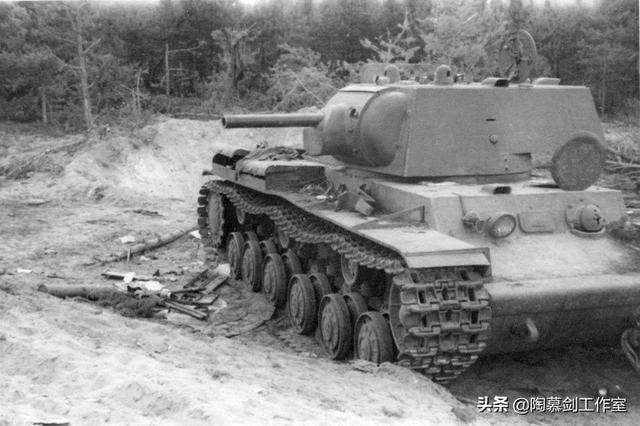 二战苏联734坦克有多厉害（二战苏联坦克怪现象）(6)