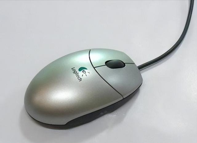 目前罗技最好的鼠标键盘耳机（从推动鼠标发展到带显示屏的键盘）(7)